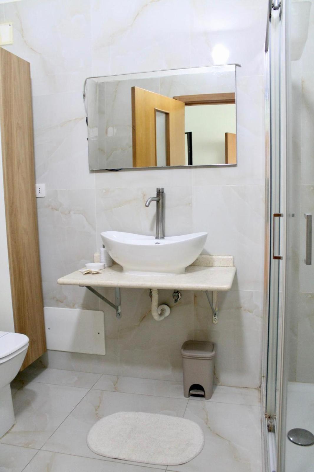 B&B Central Rooms 137 Νάπολη Εξωτερικό φωτογραφία
