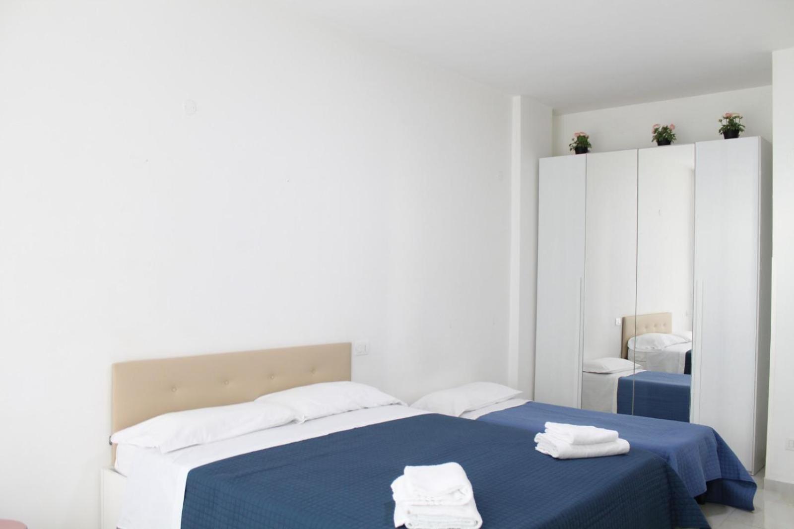 B&B Central Rooms 137 Νάπολη Εξωτερικό φωτογραφία