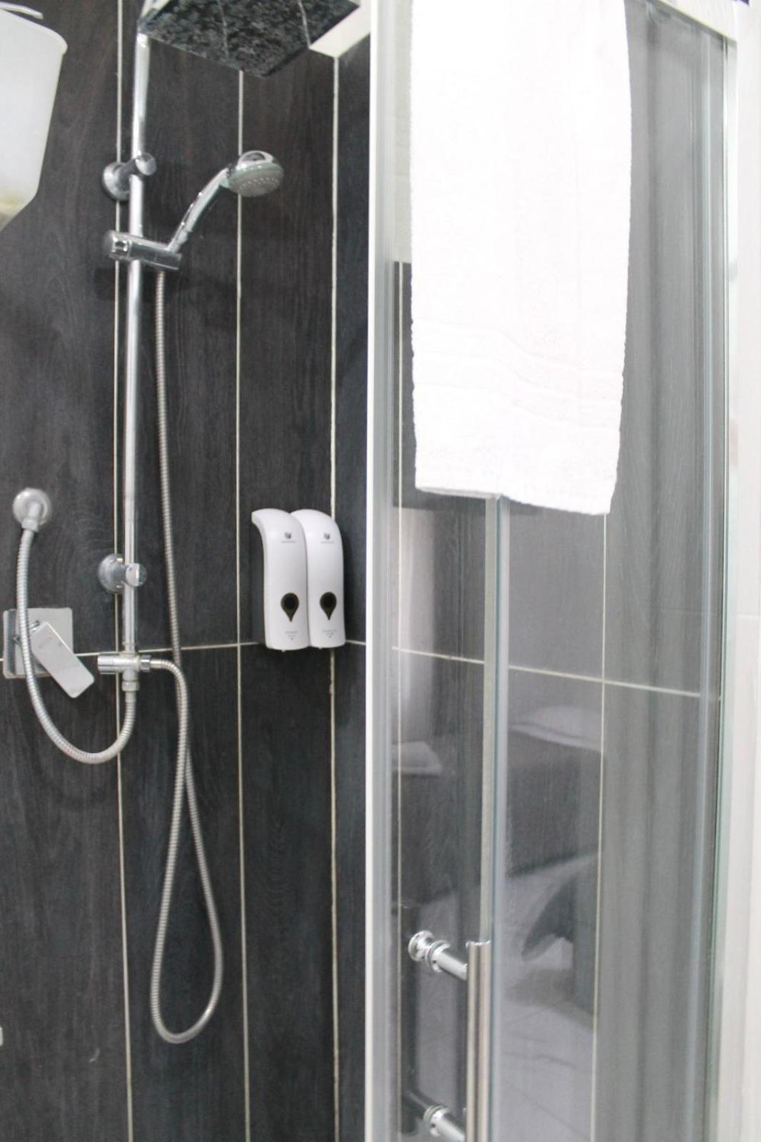 B&B Central Rooms 137 Νάπολη Εξωτερικό φωτογραφία