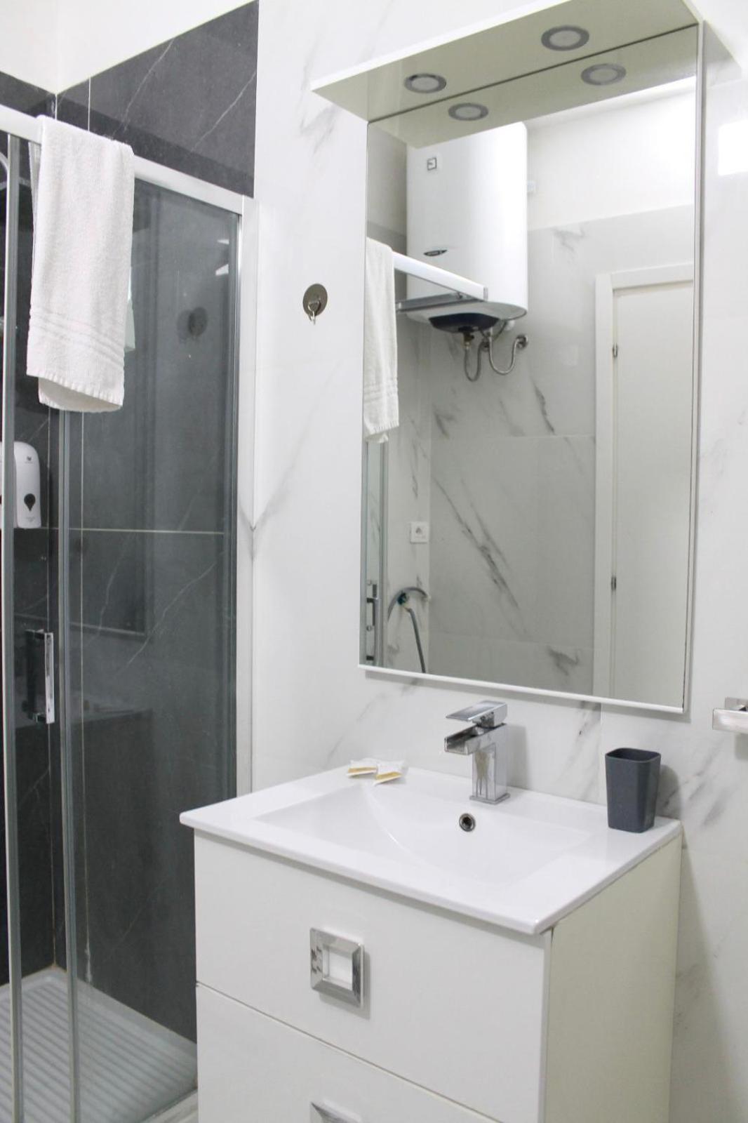 B&B Central Rooms 137 Νάπολη Εξωτερικό φωτογραφία