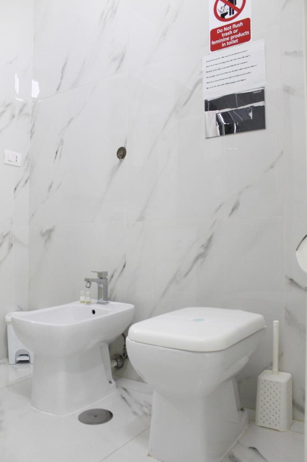 B&B Central Rooms 137 Νάπολη Εξωτερικό φωτογραφία